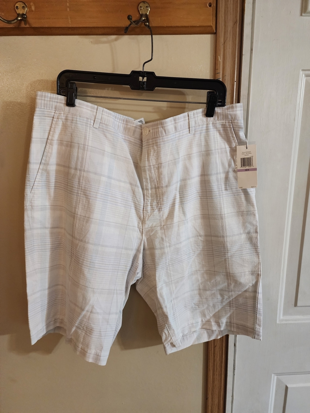 Calvin Klein White Plaid Flat Front Shorts 38 W